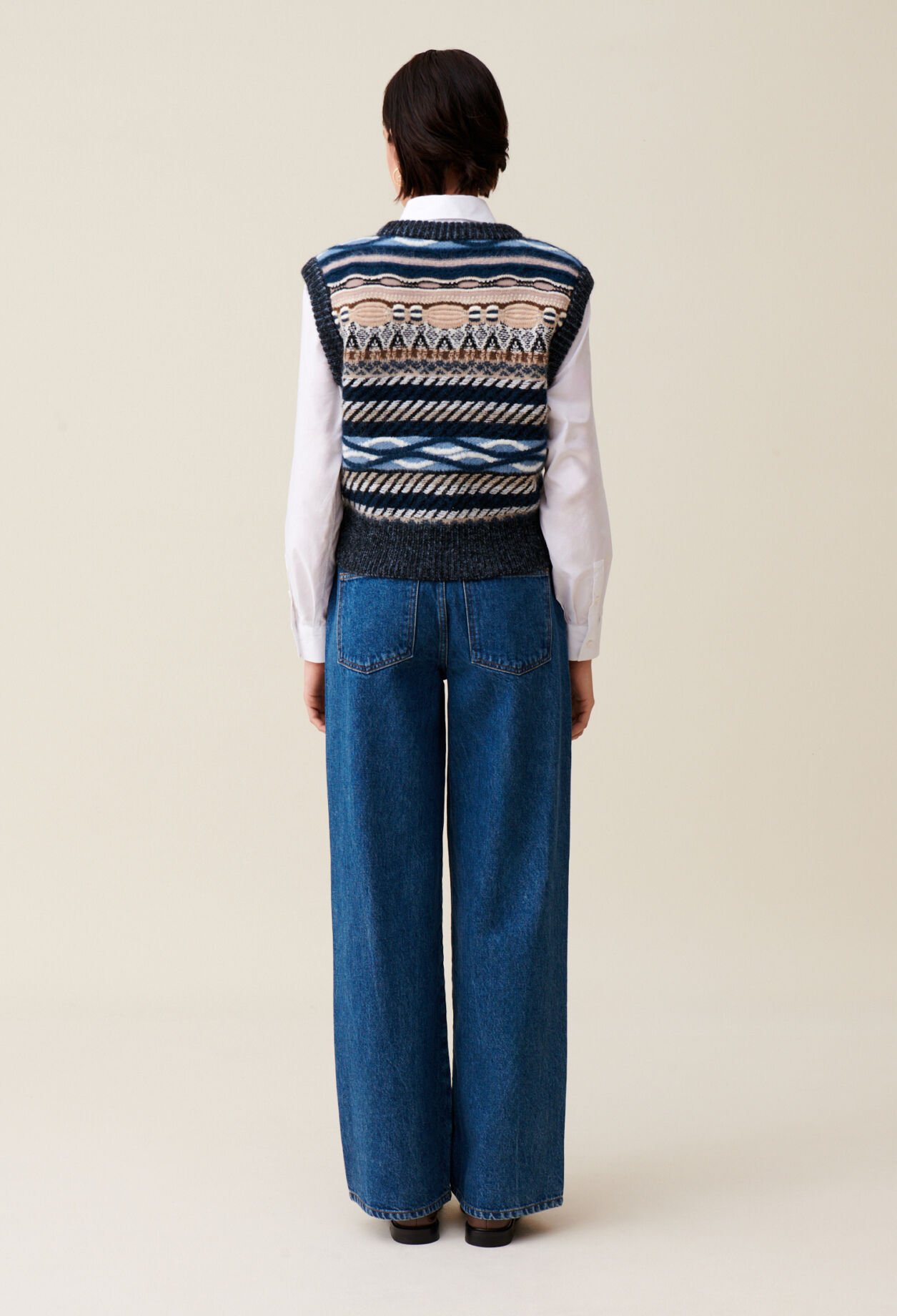 Sleeveless patterned striped jumper