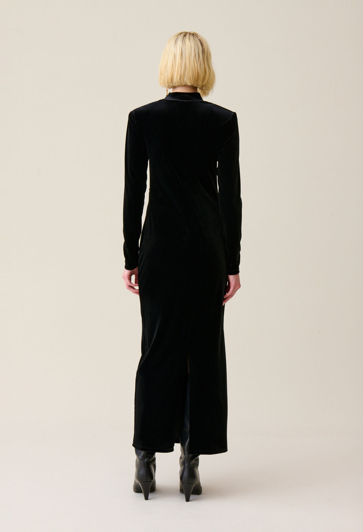 Fitted long black velvet dress