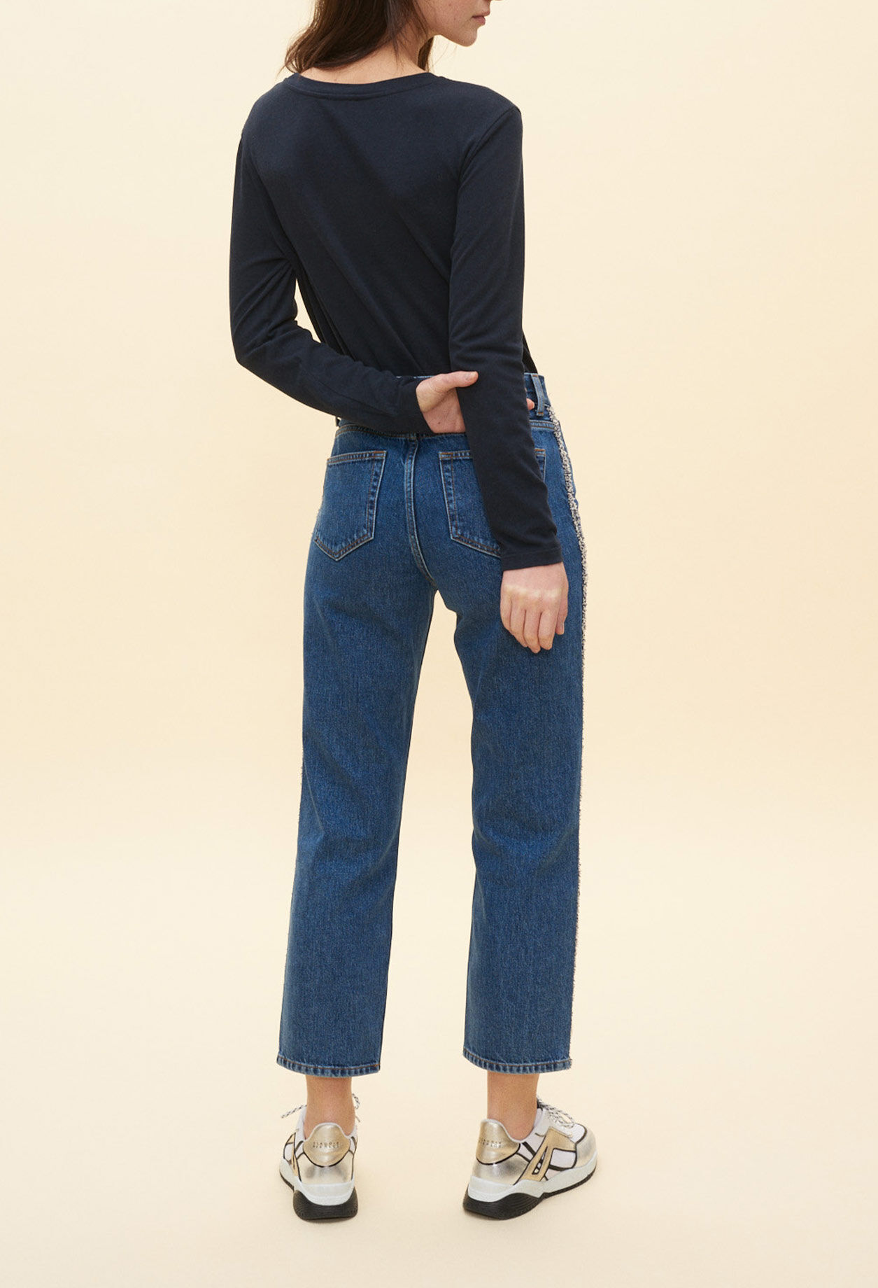 Jeans with detail strips