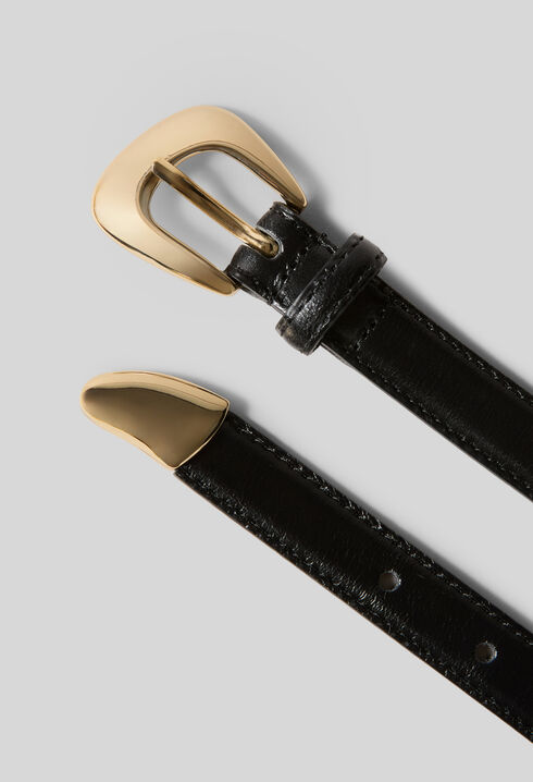 Leather belt with organic buckle