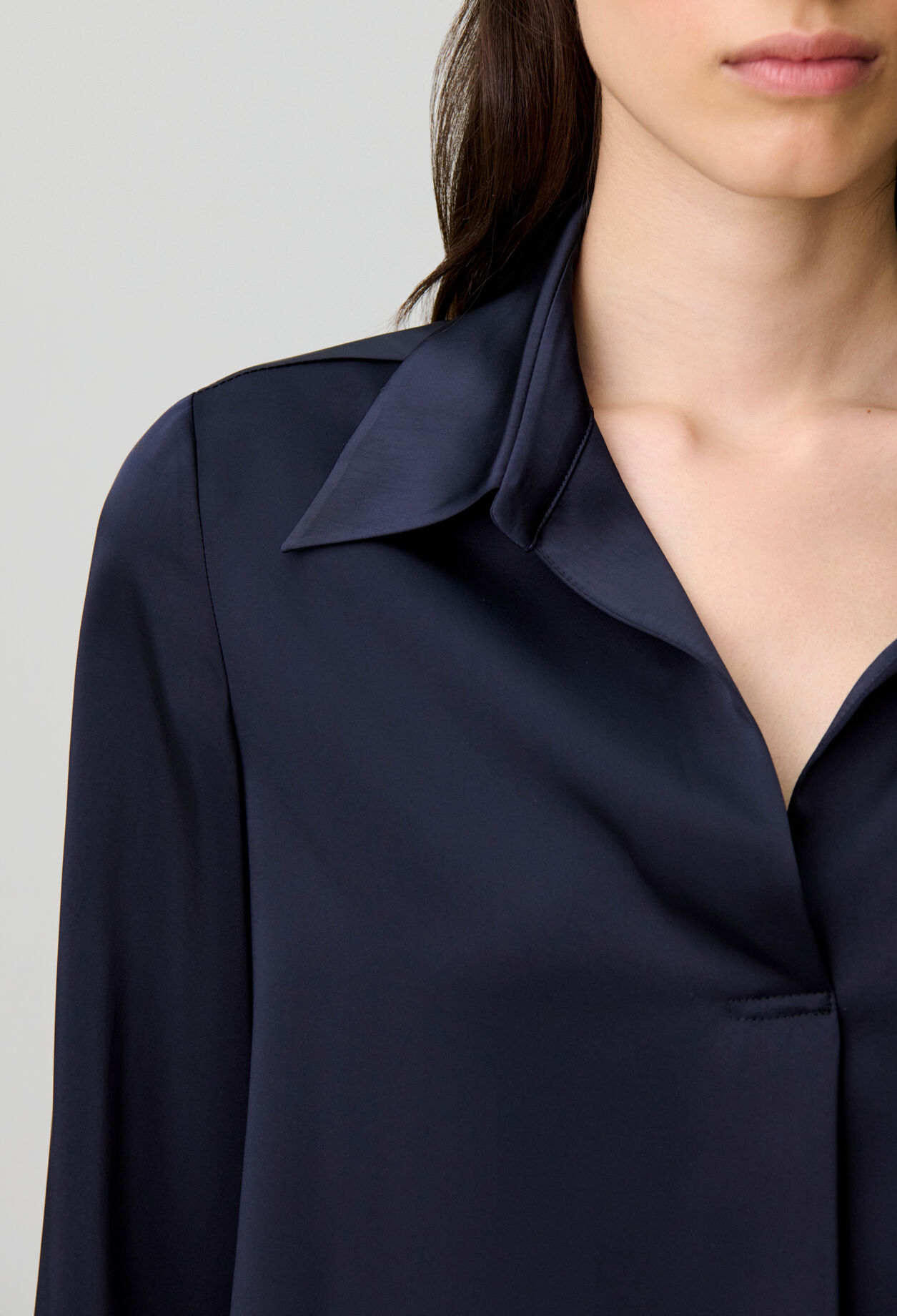 Straight pleated blouse