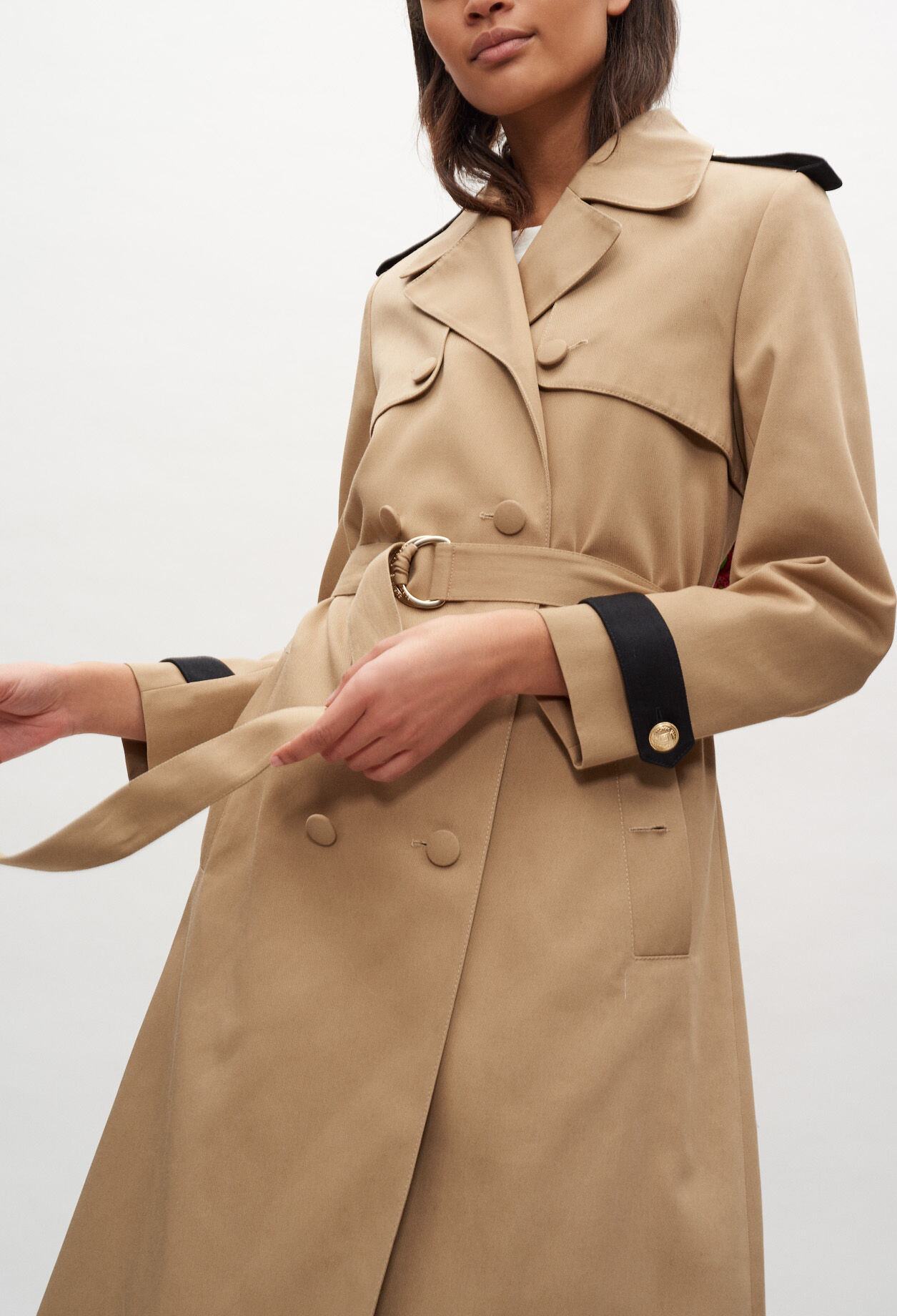 Cross-fastening trench coat