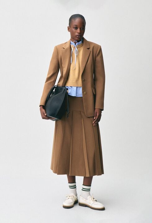 Fitted suit jacket