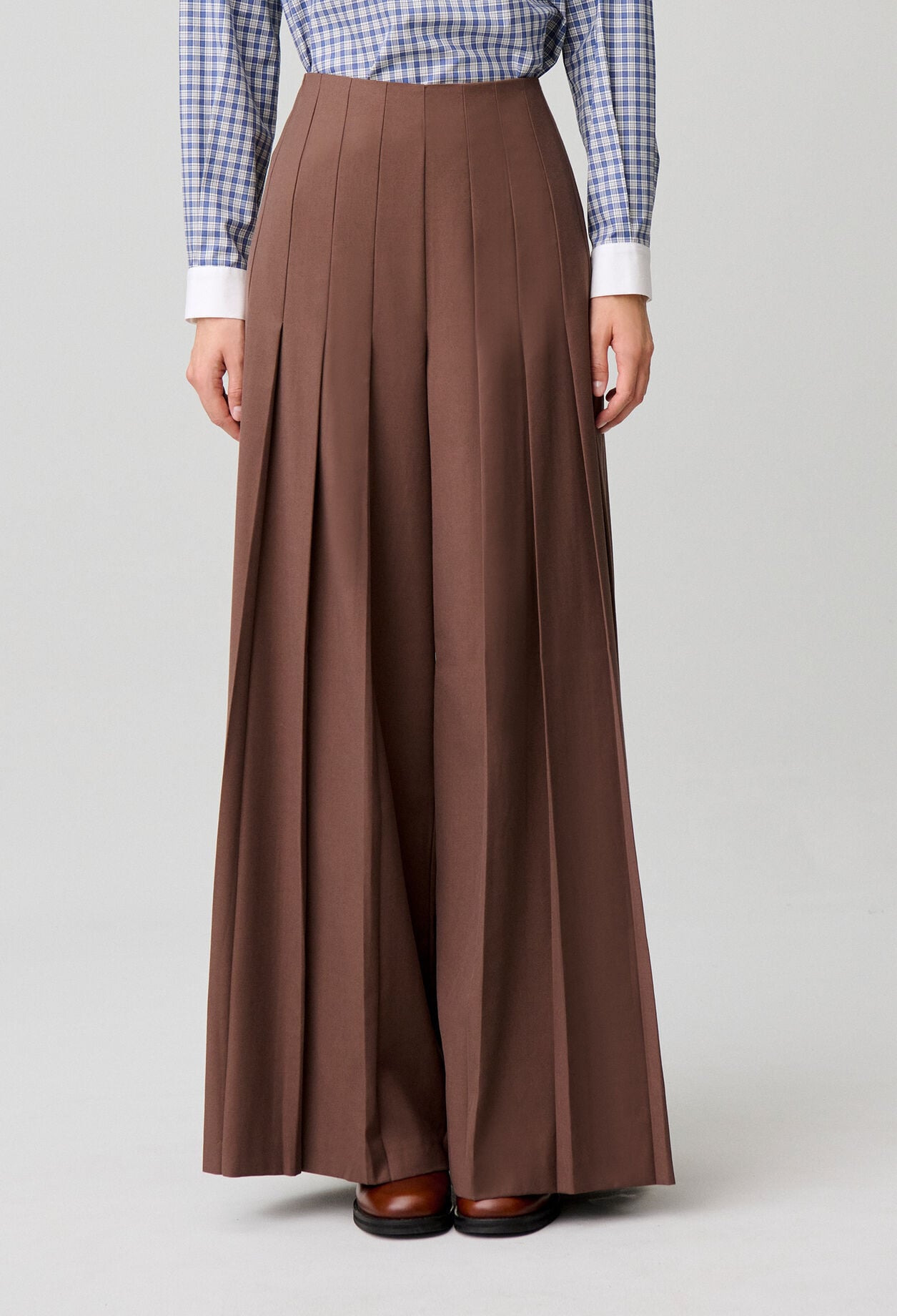 Wide straight-leg trousers