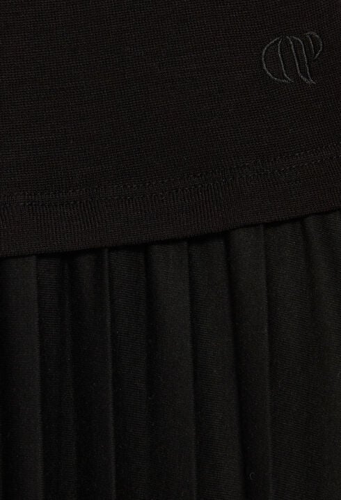 Twist black pleated knitted dress