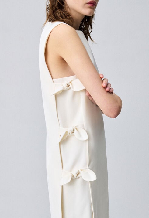 Short dress with bows