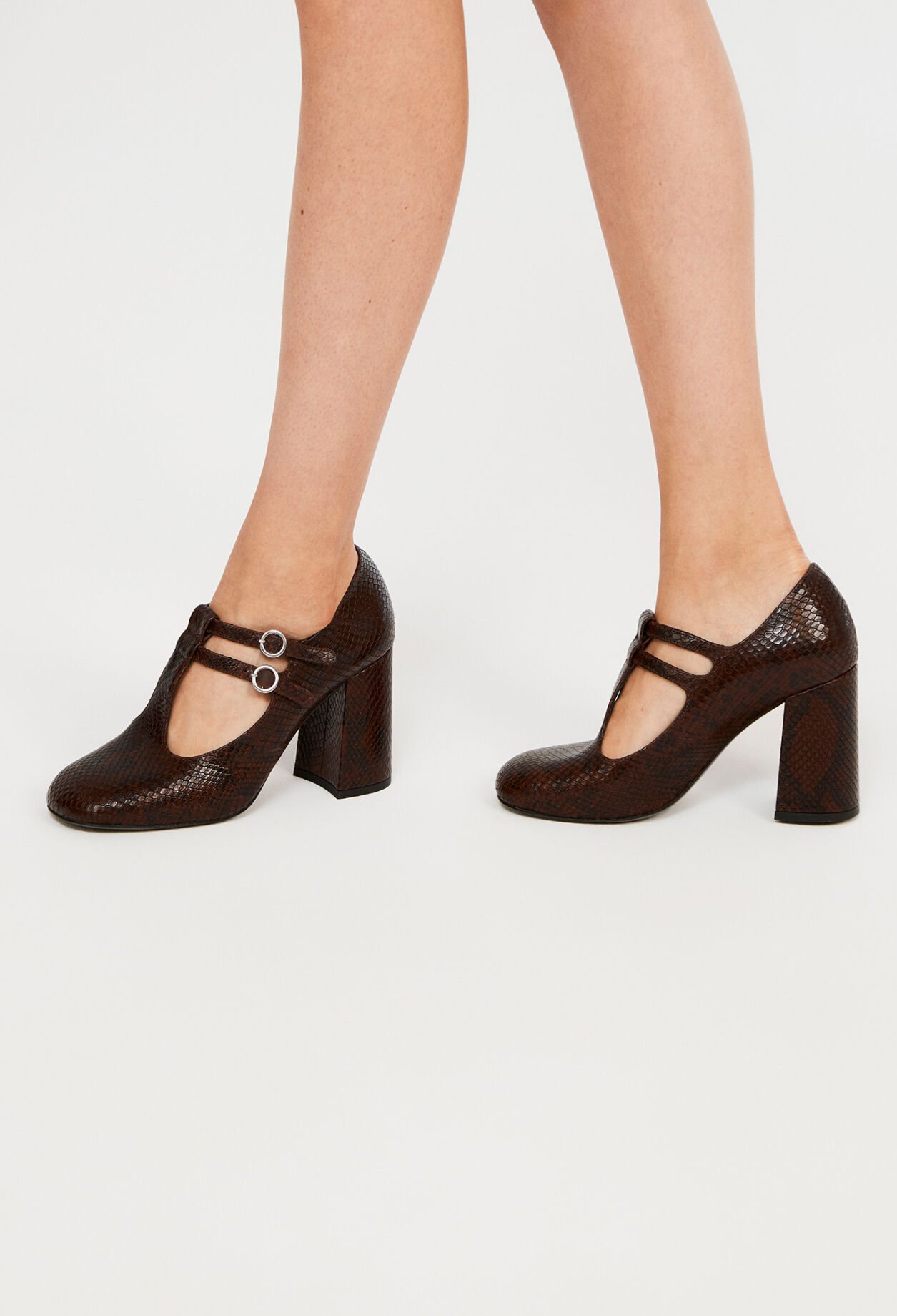Strappy court shoe sale