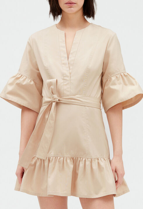 Short beige dress with ruffled sleeves