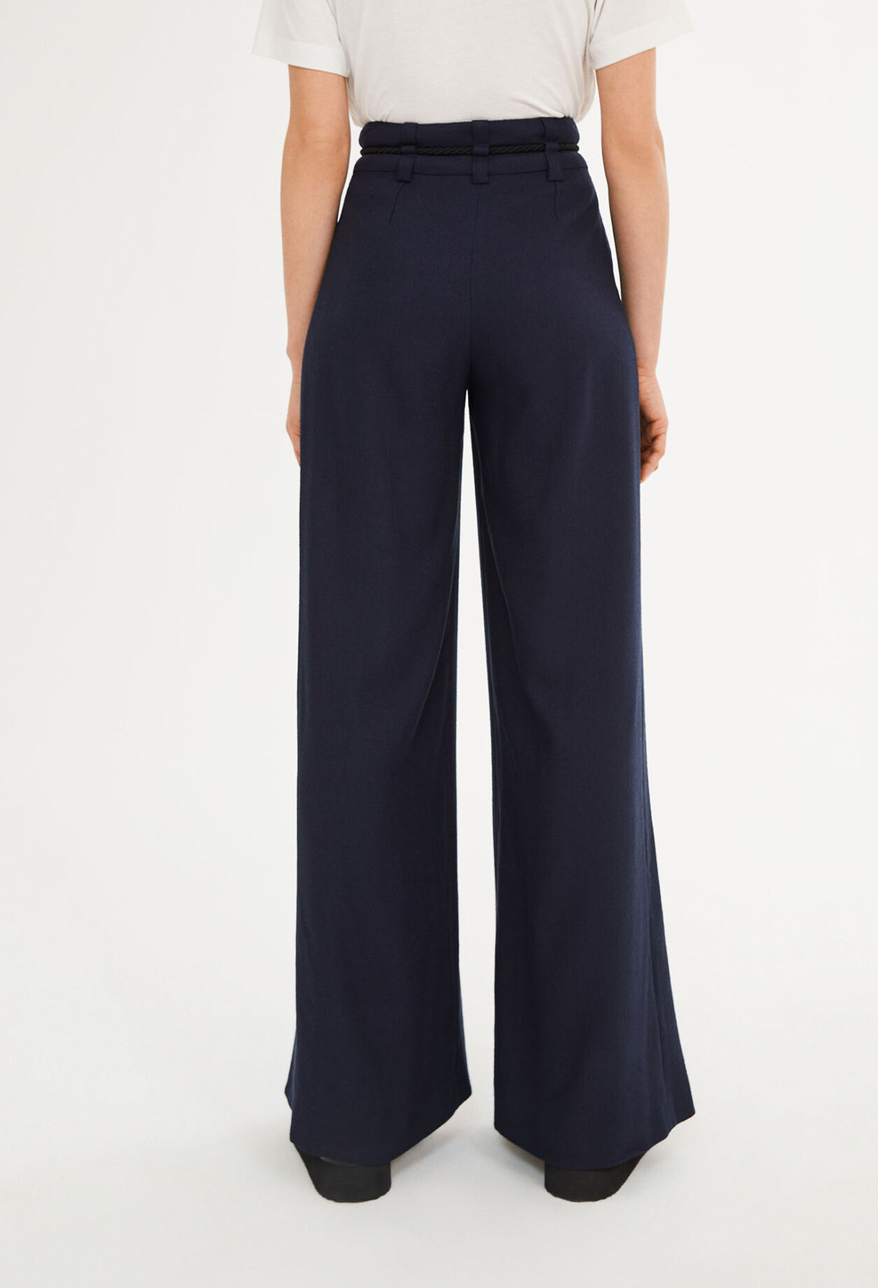Long trousers with rope belt