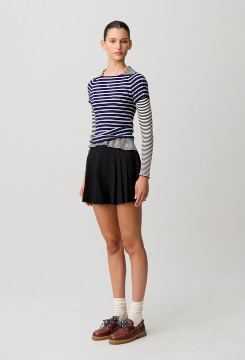 Black flared pleated shorts
