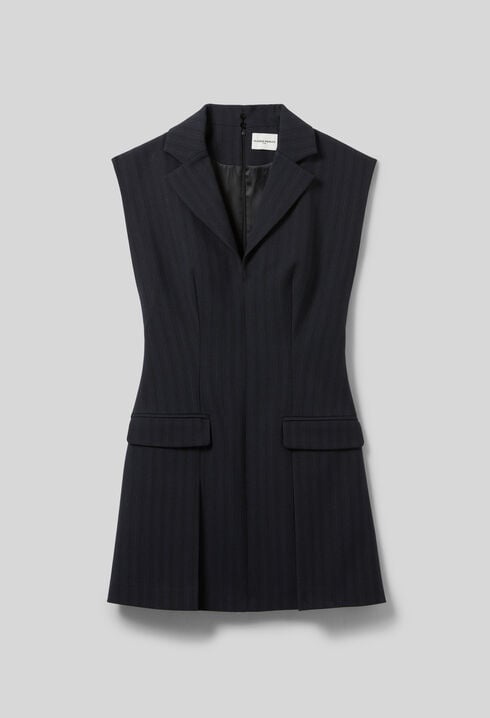 Short fitted pleated dress