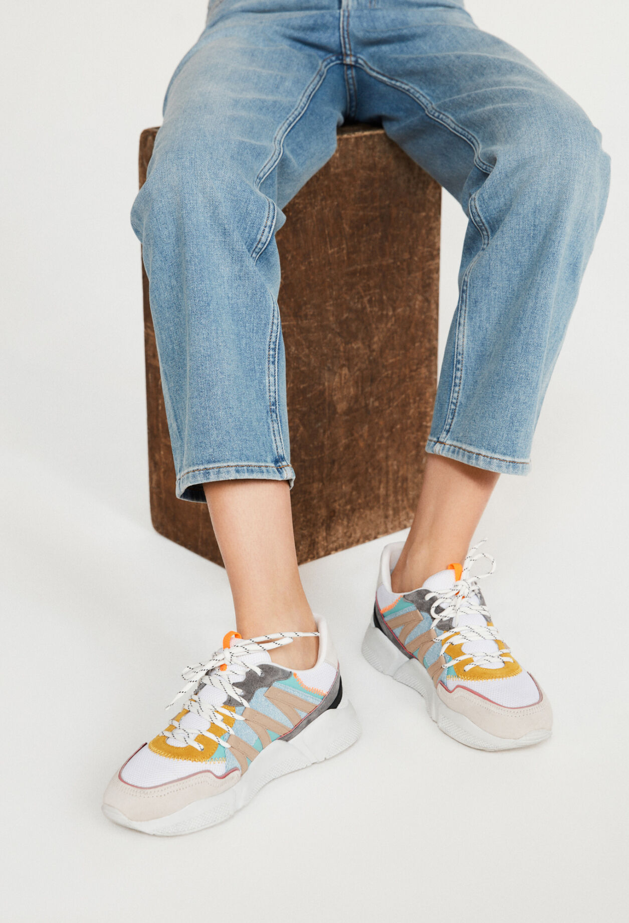Leather traers