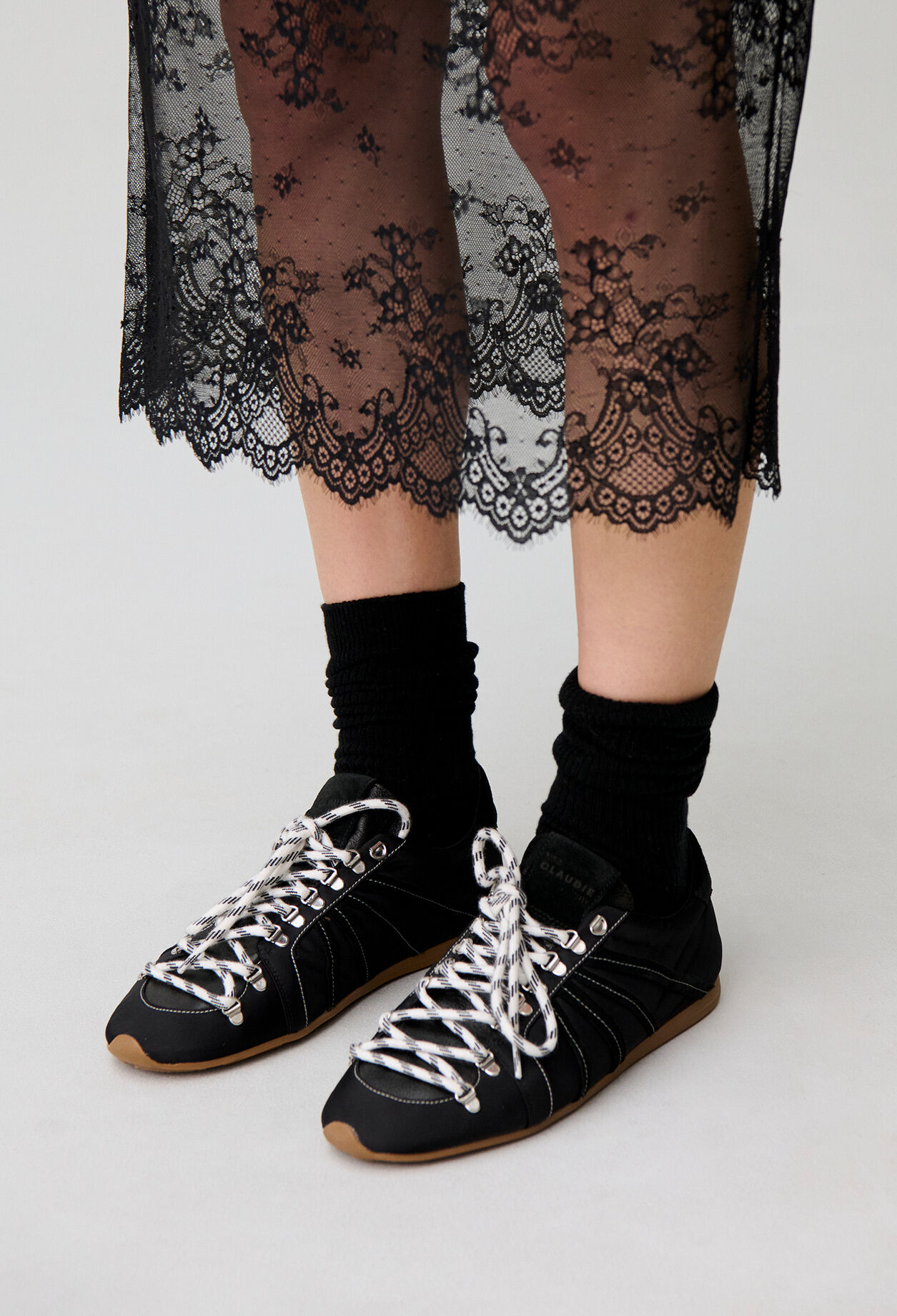 Swing metallic trainers