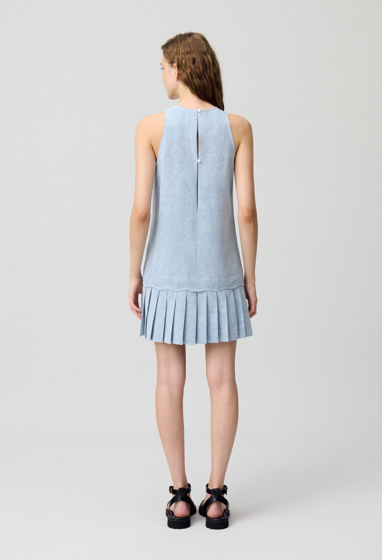 Sleeveless short dress