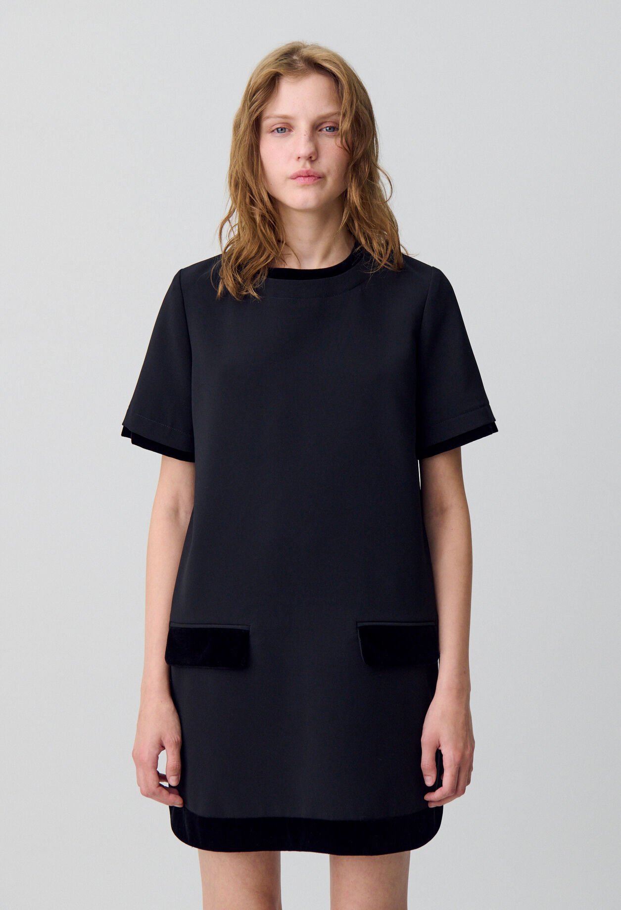 Short velvet dress