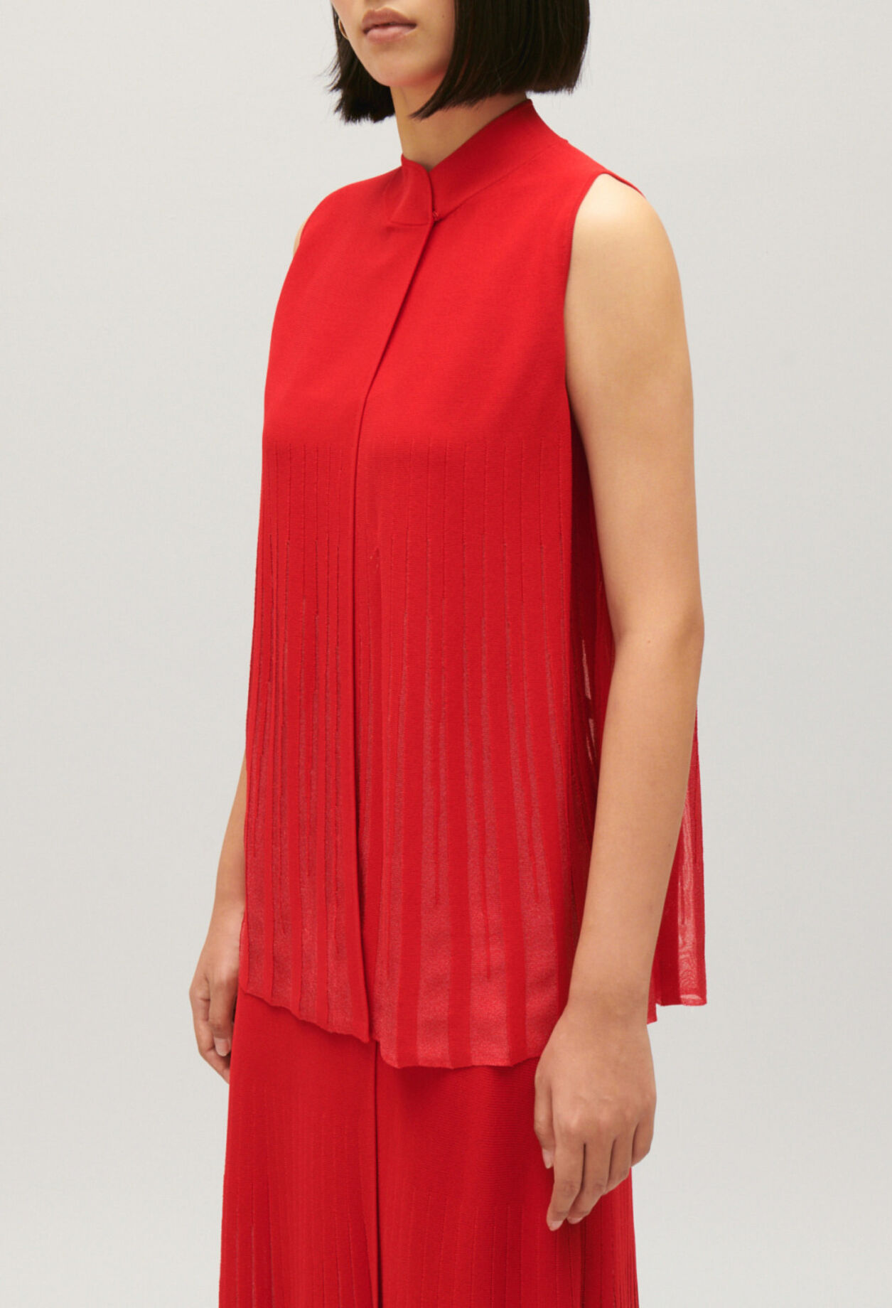 Sleeveless, floaty top