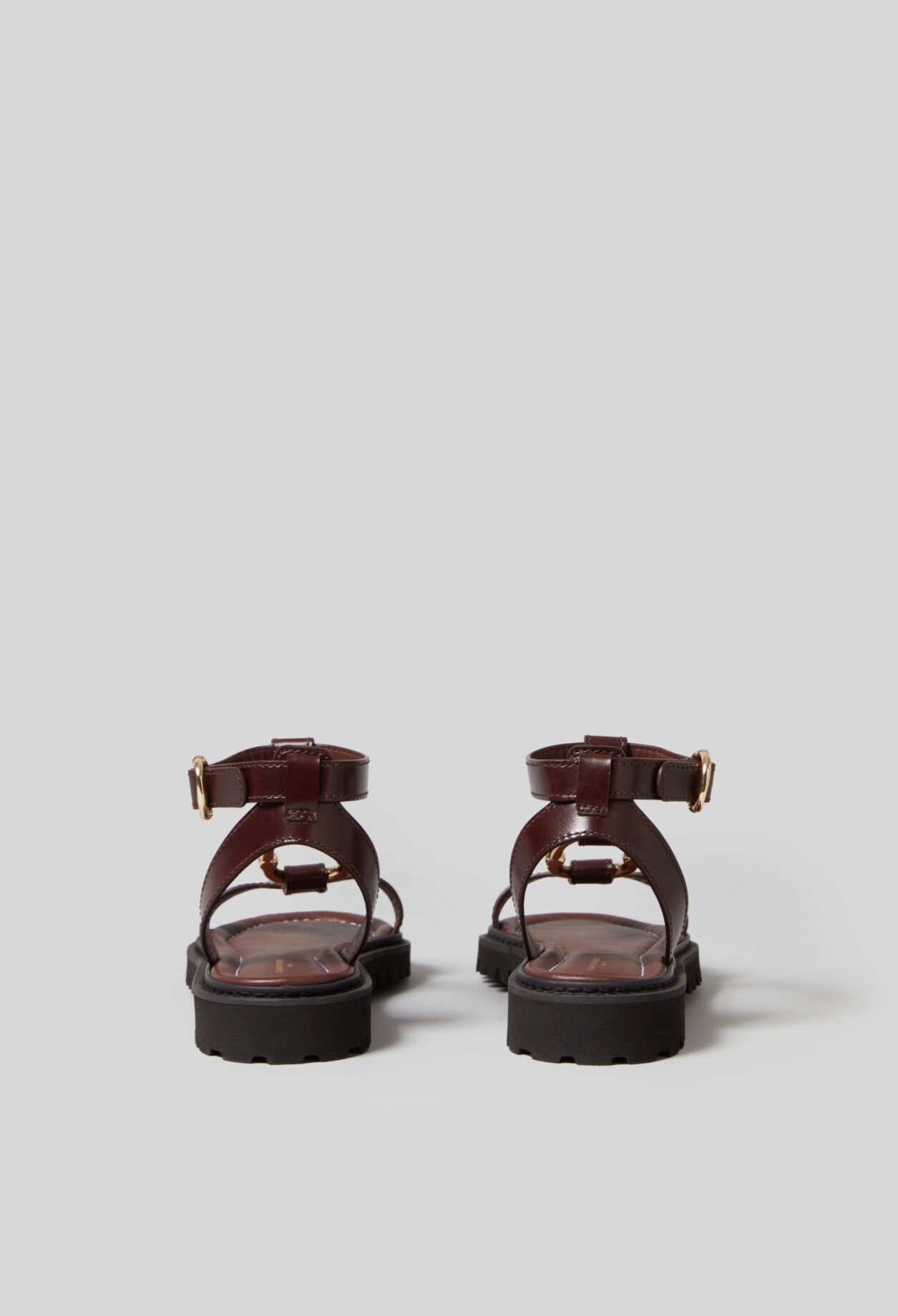Leather sandals gold ring