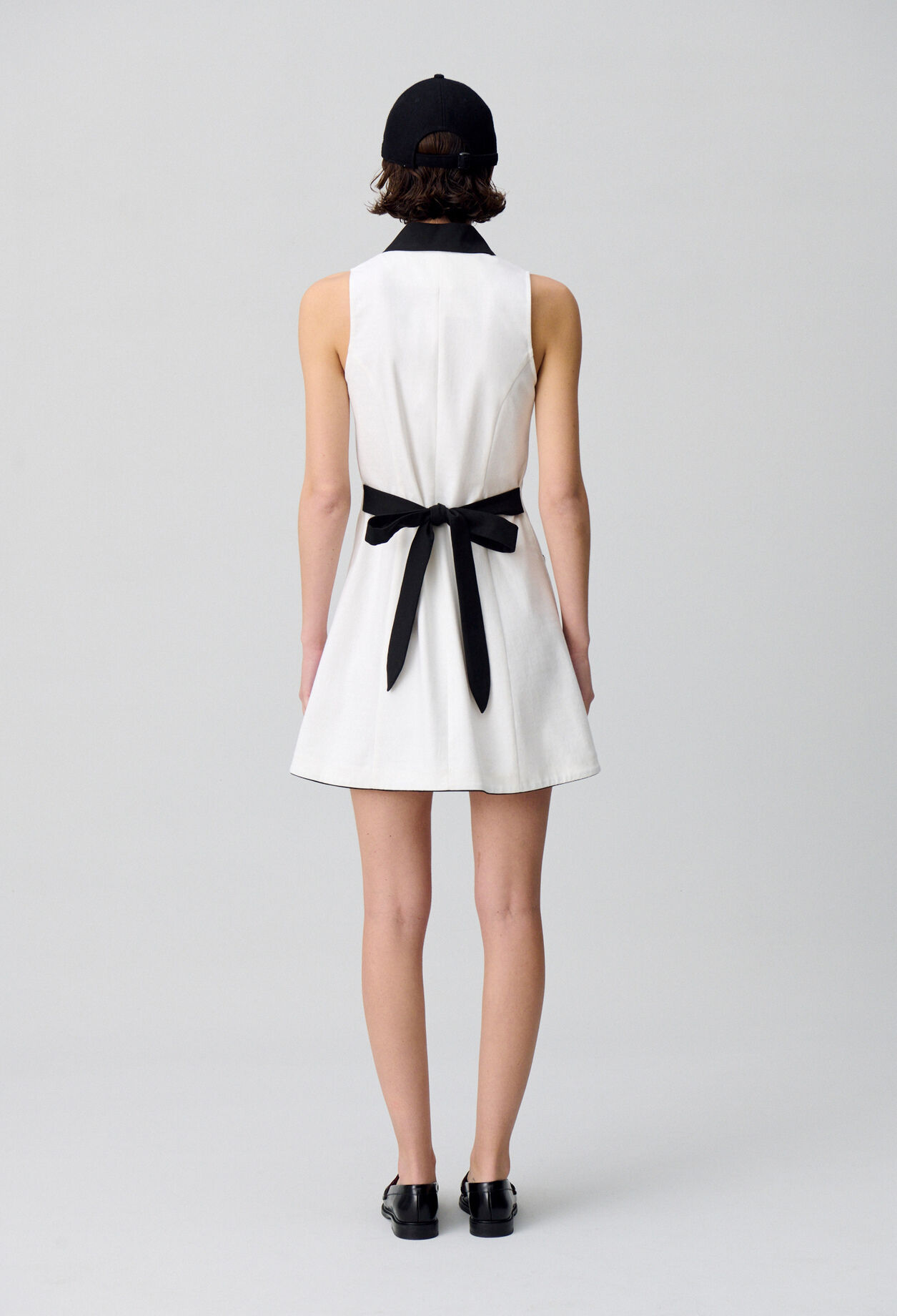Sleeveless short dress
