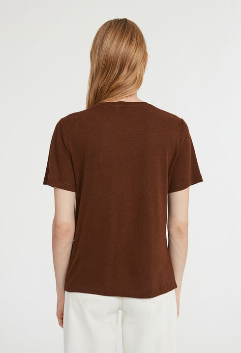 Short-sleeved t-shirt