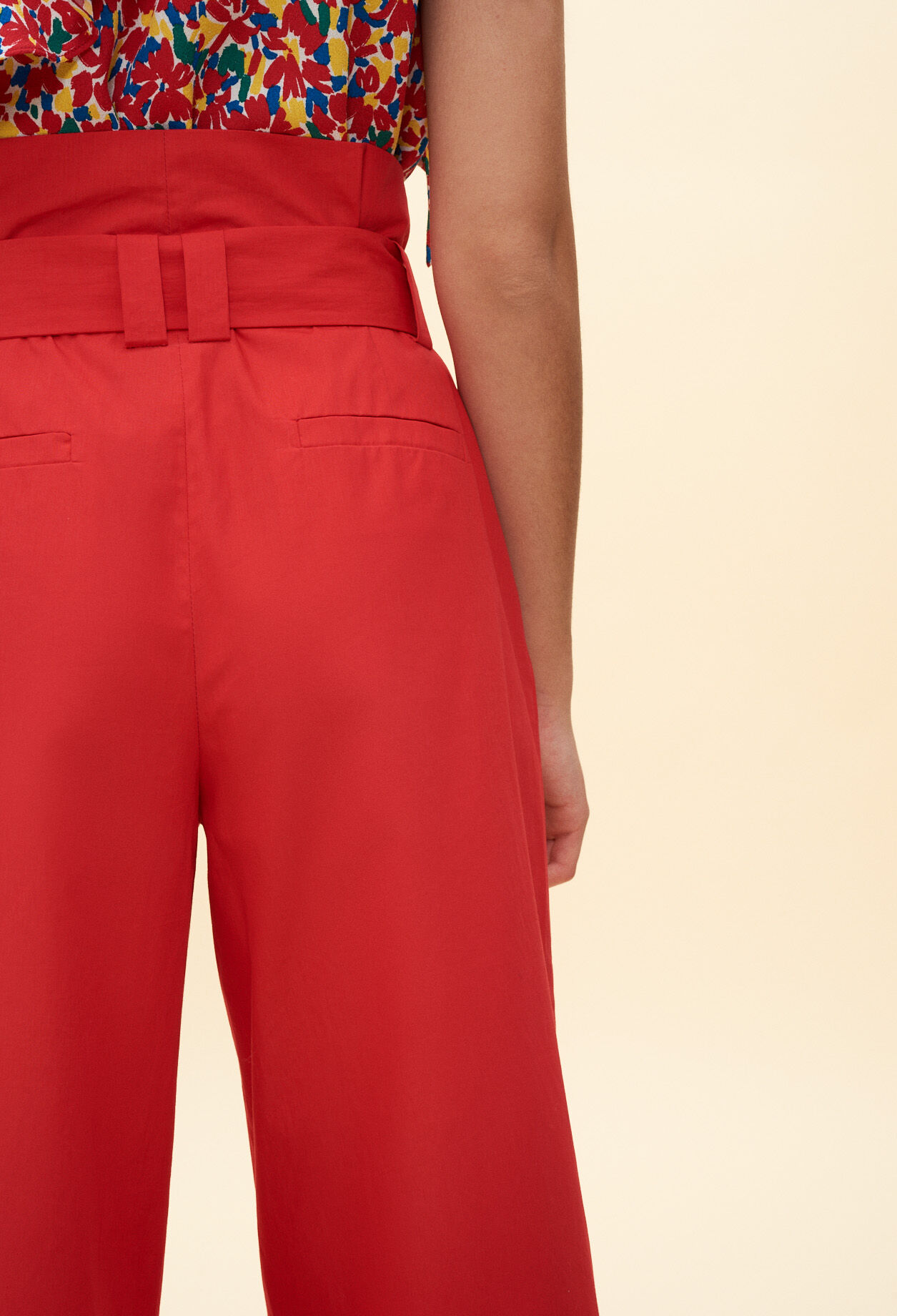Trousers with belted waist