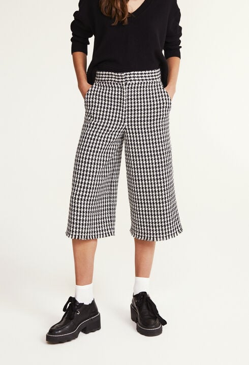 Cropped trousers