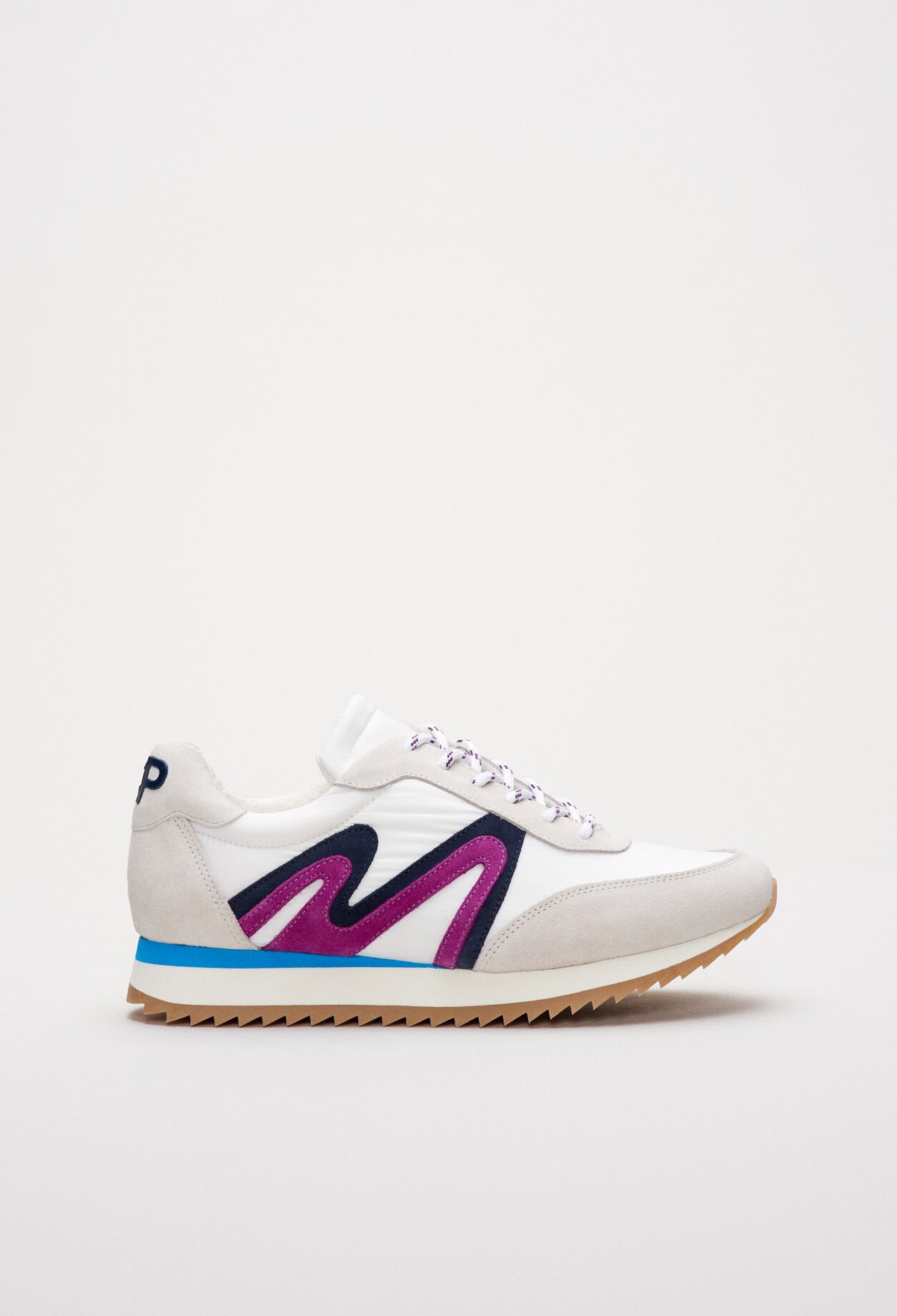 Classic lace up trainer