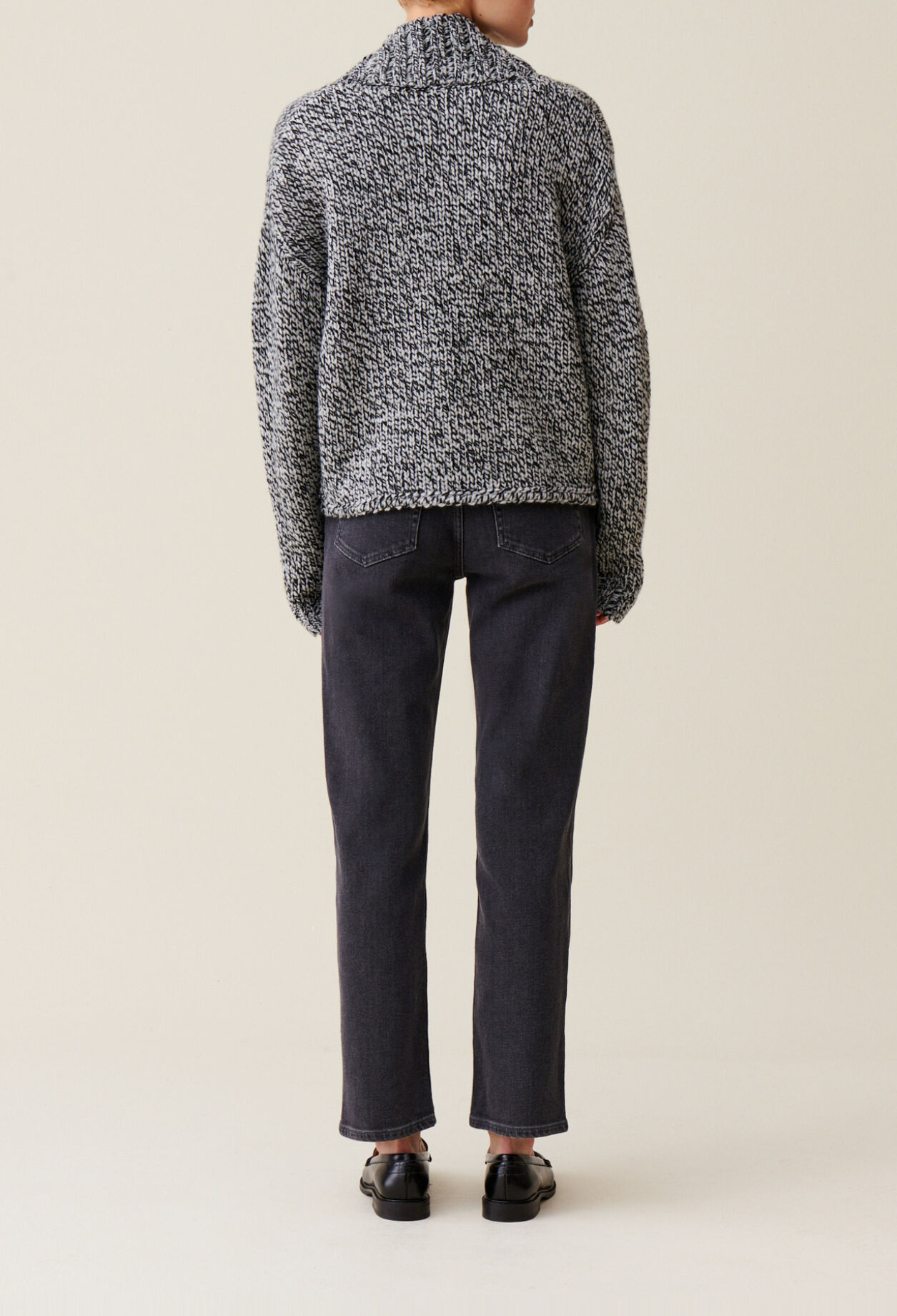 Grey chunky knit V-neck jumper
