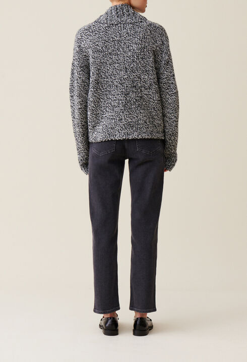 Grey chunky knit V-neck jumper
