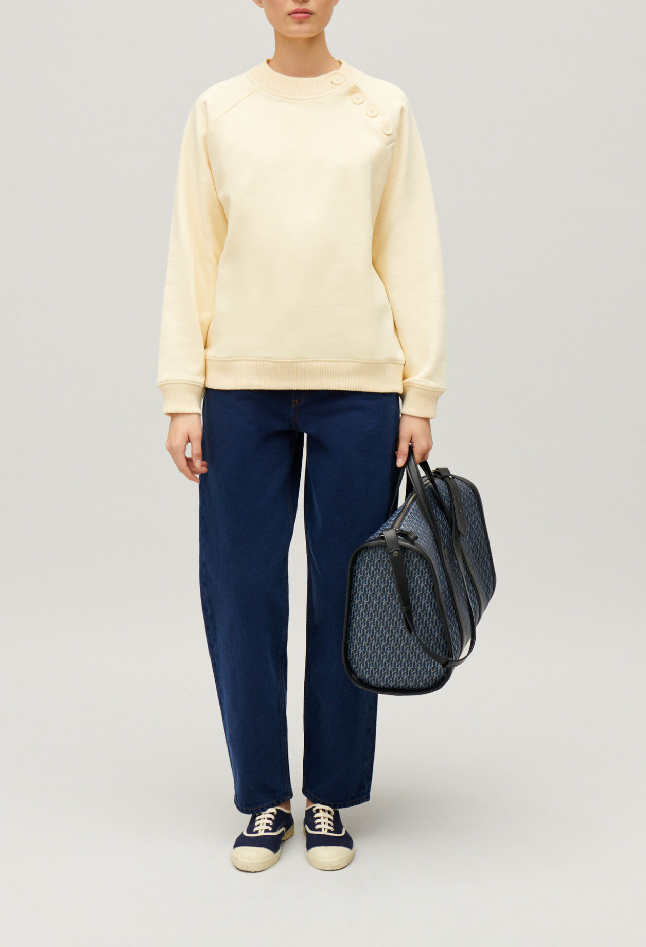 Button sweatshirt