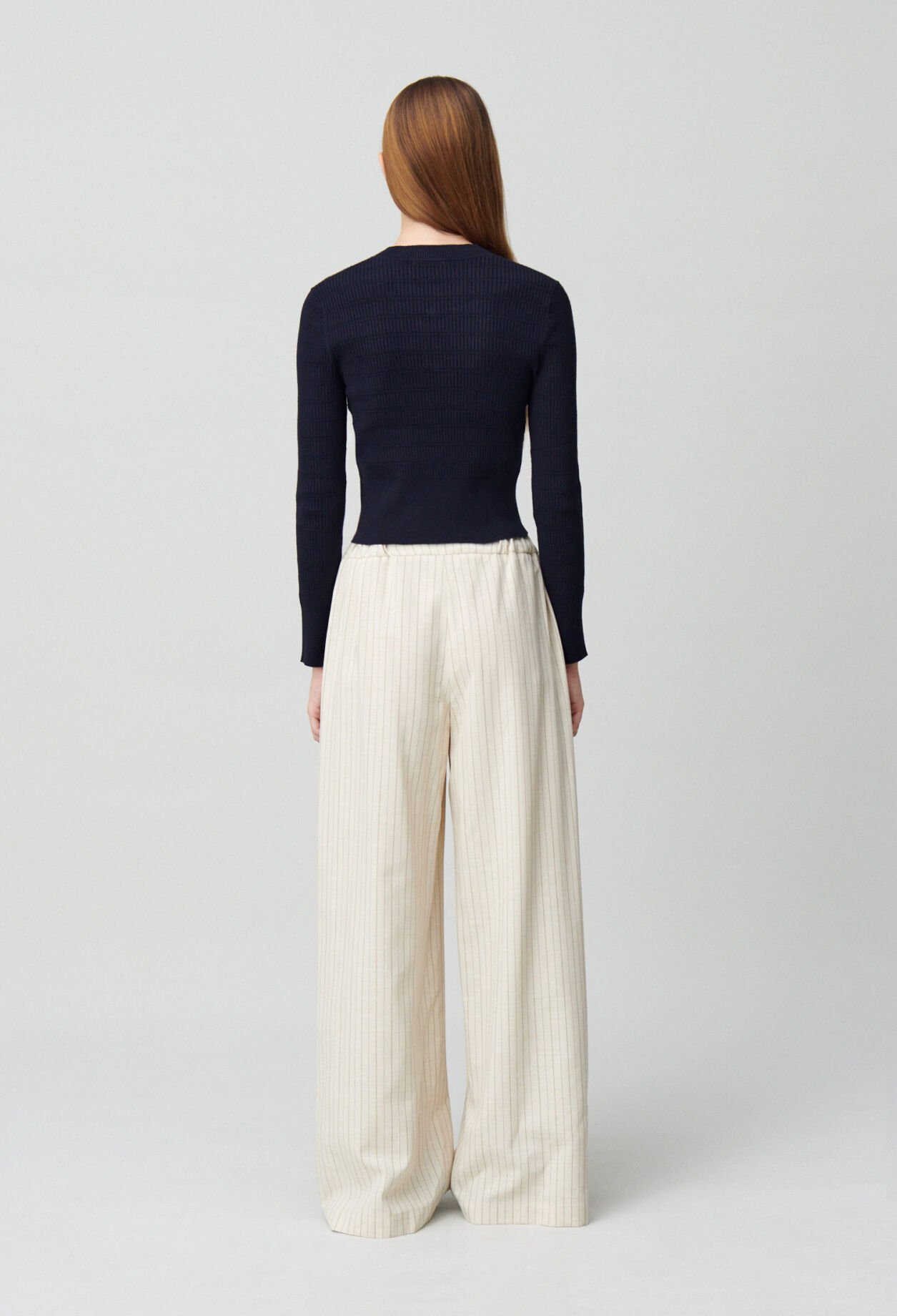 Thin knit jumper with bows