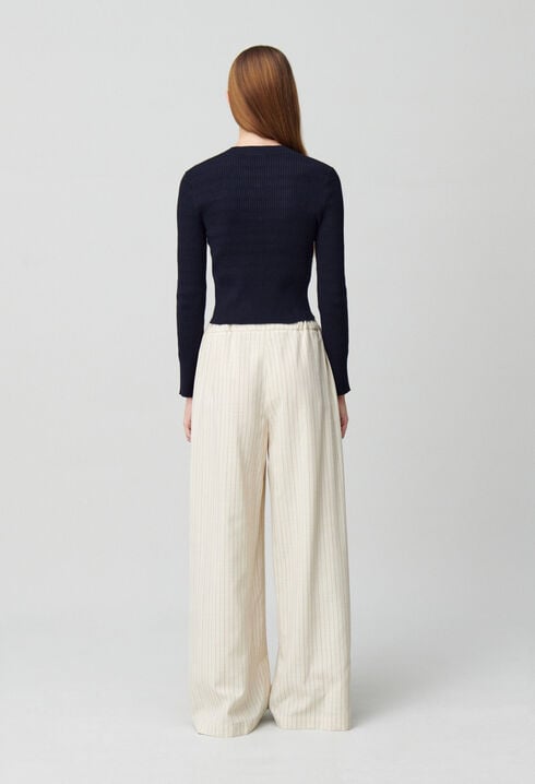 Thin knit jumper with bows