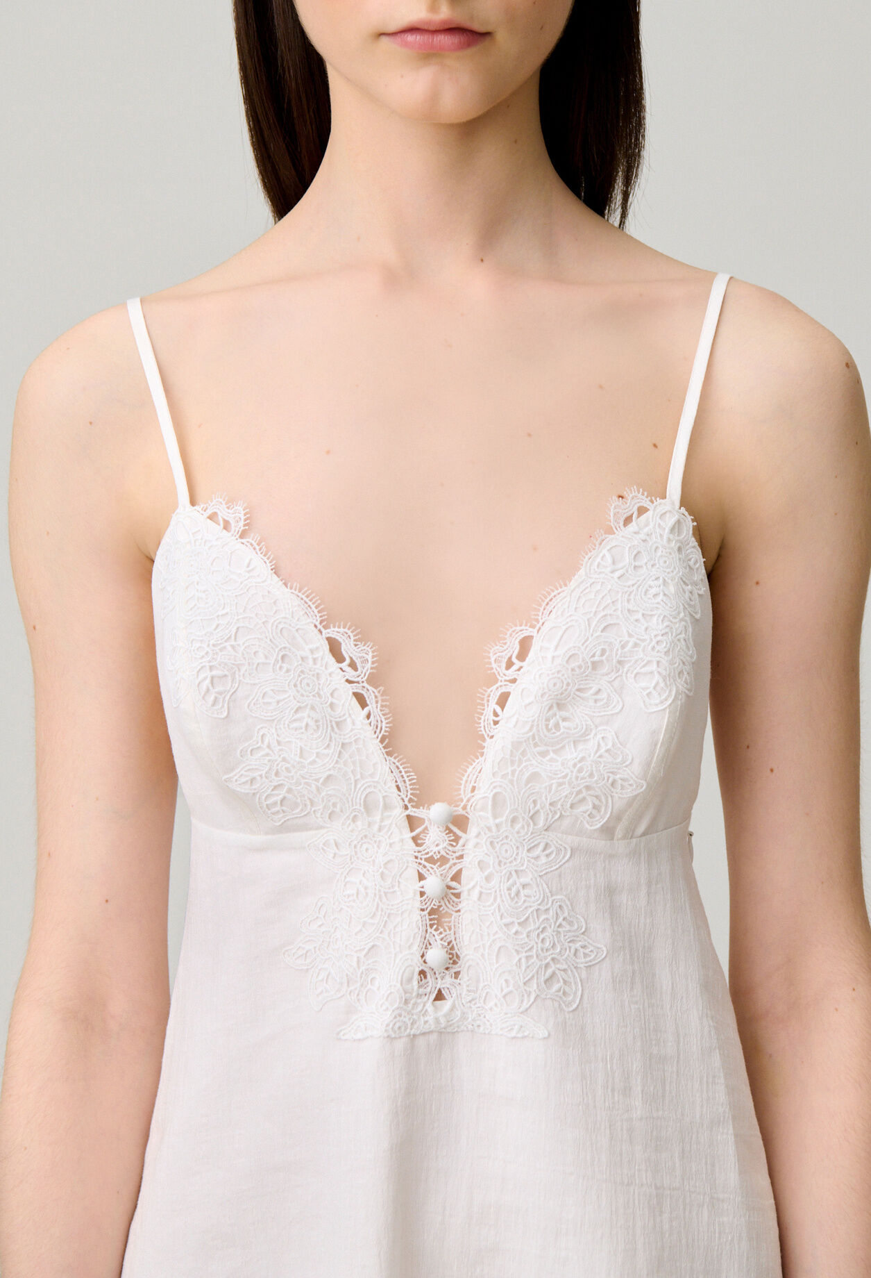 Short lace dress