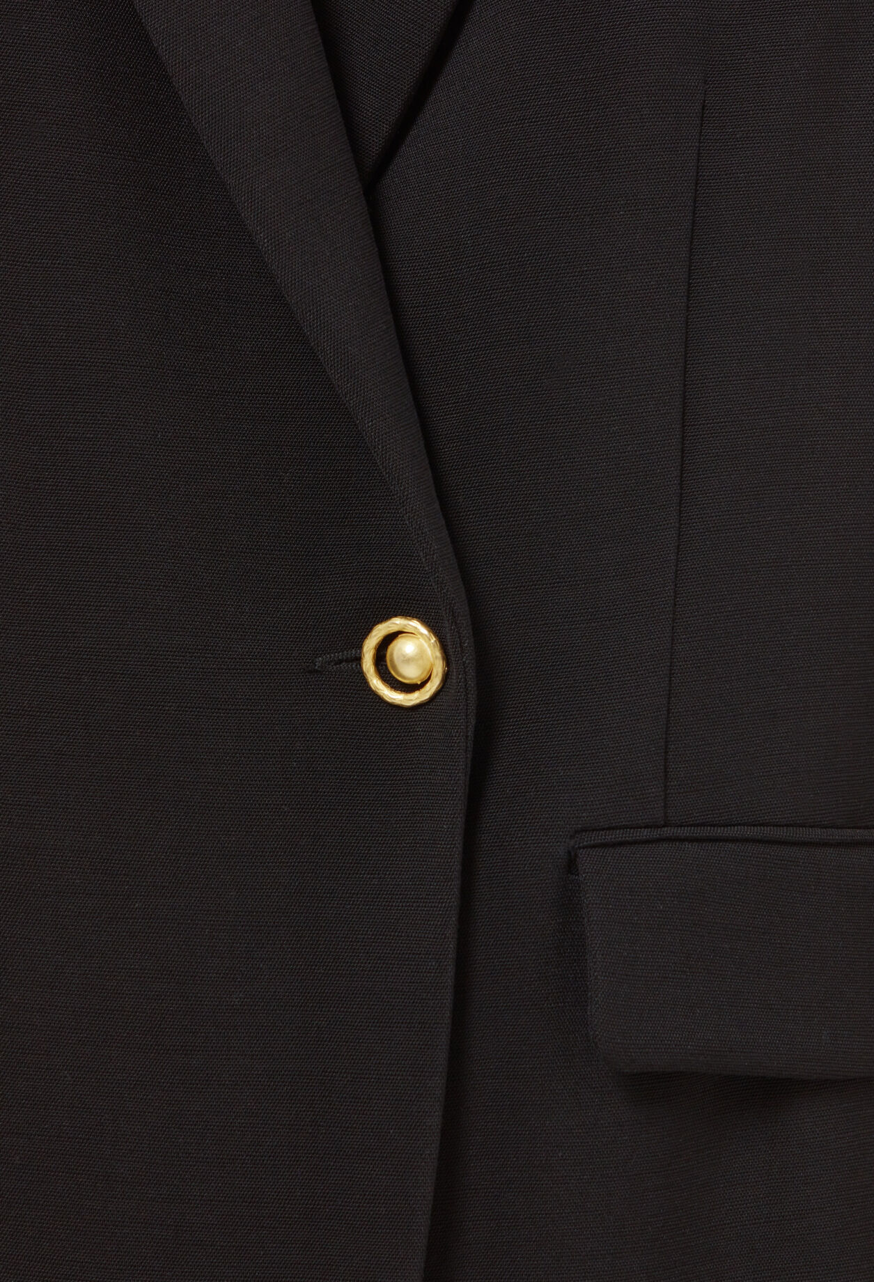 Buttoned blazer