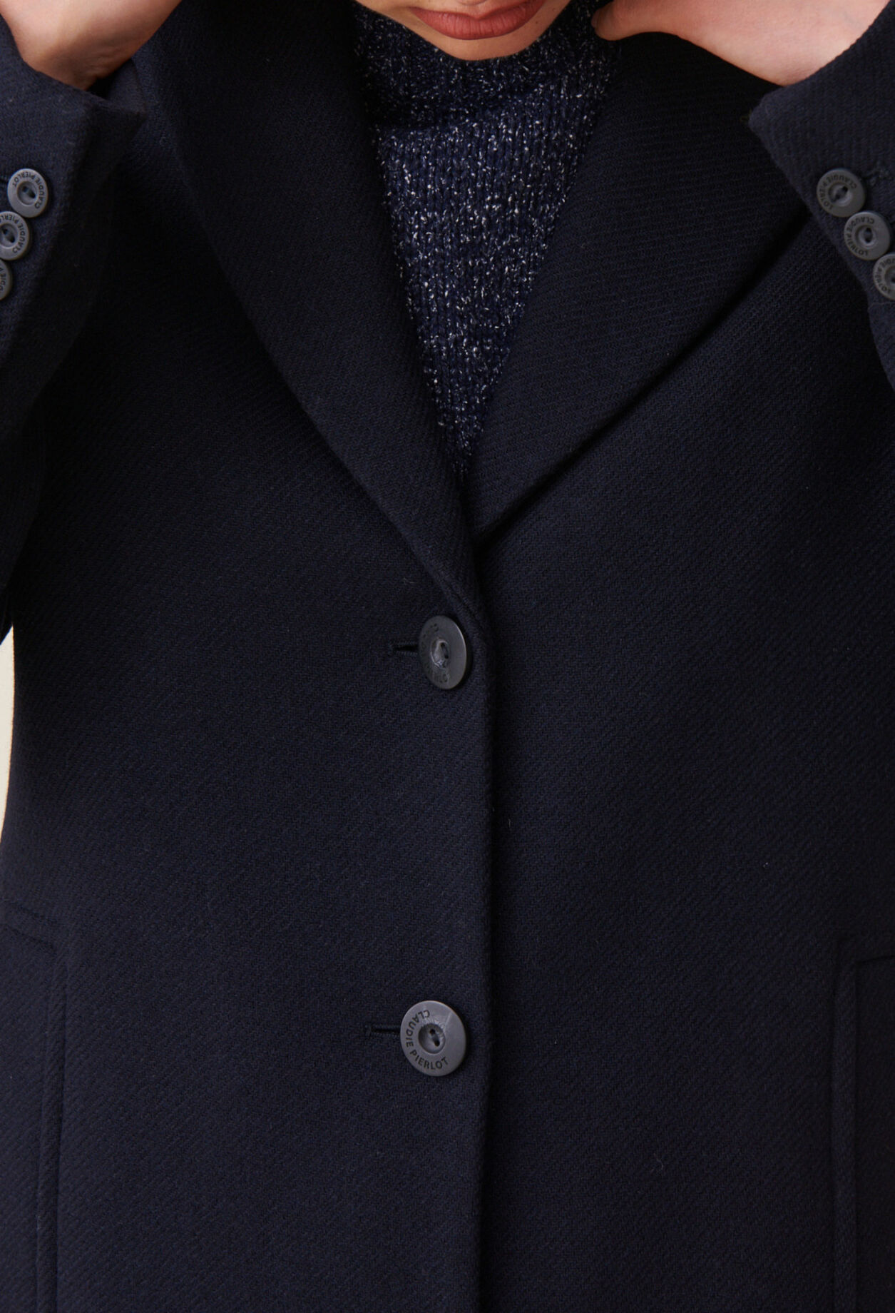 Mid-length straight coat