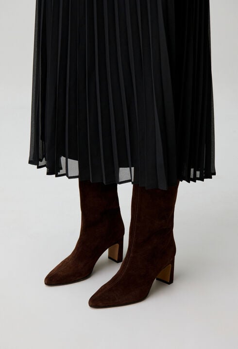 Suede heeled boots