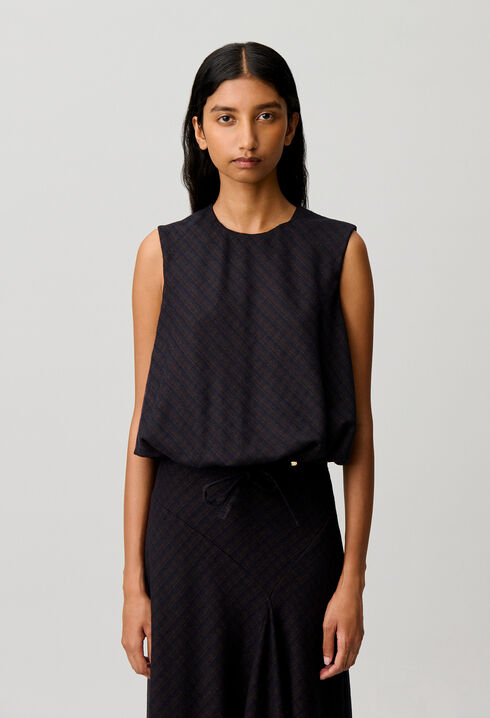 Short blouson top