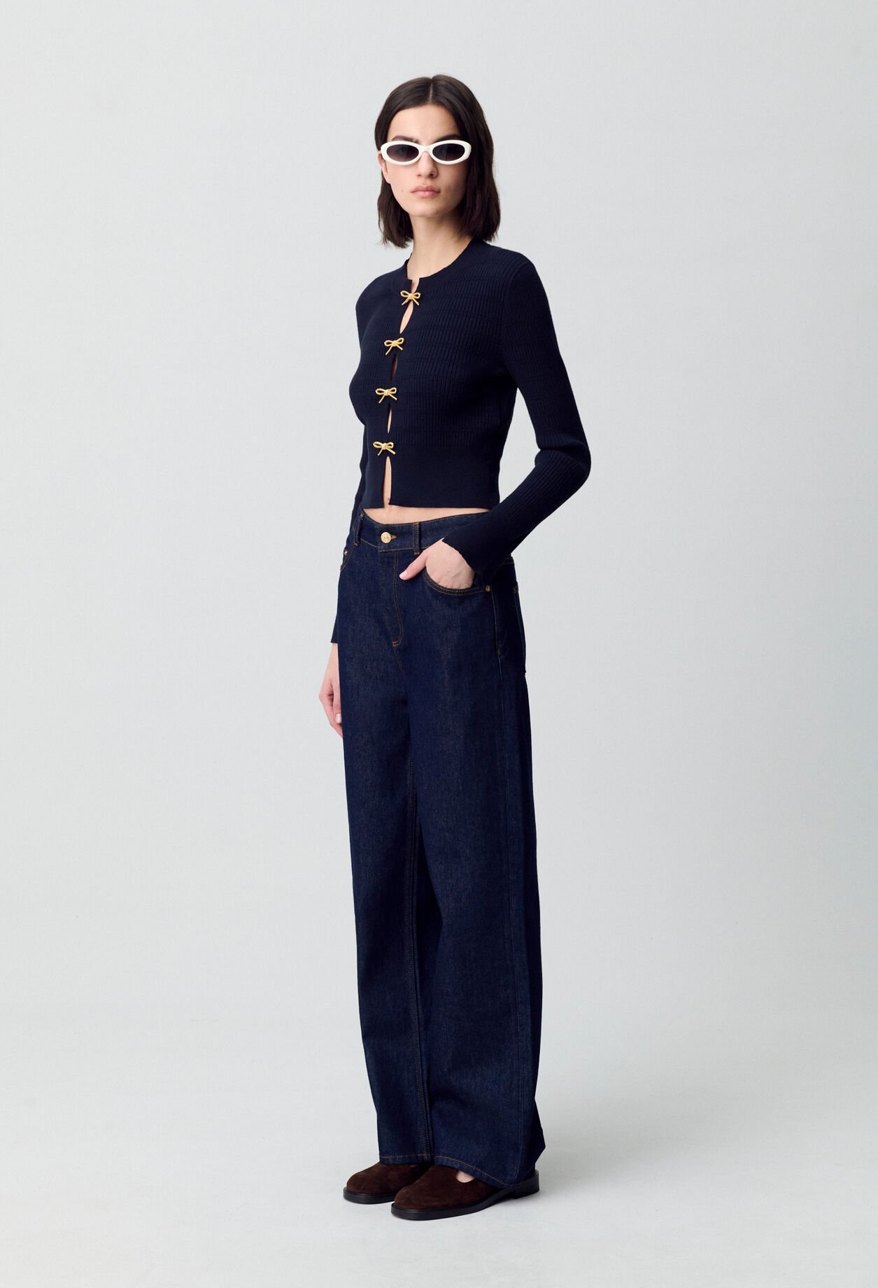 Thin knit jumper with bows