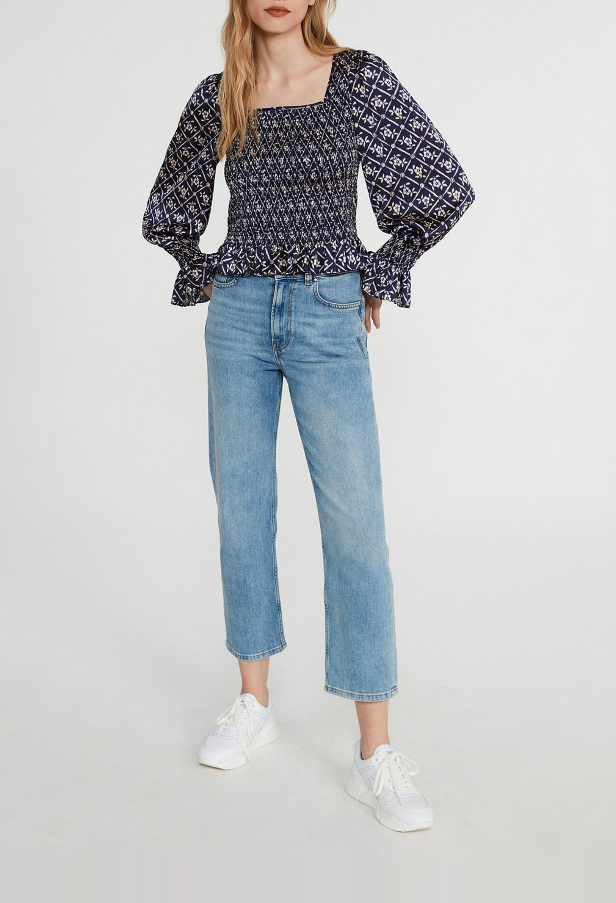 Blouse bleue imprimée à encolure carré