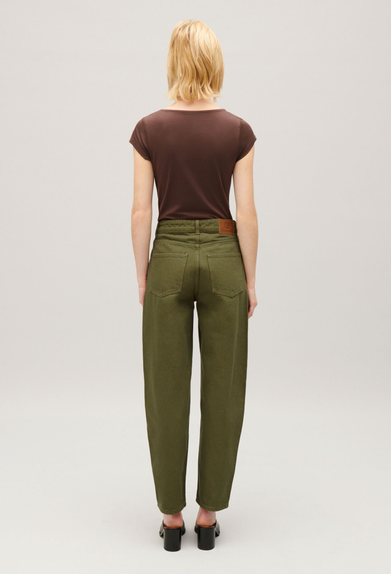 Khaki mom Luc jeans