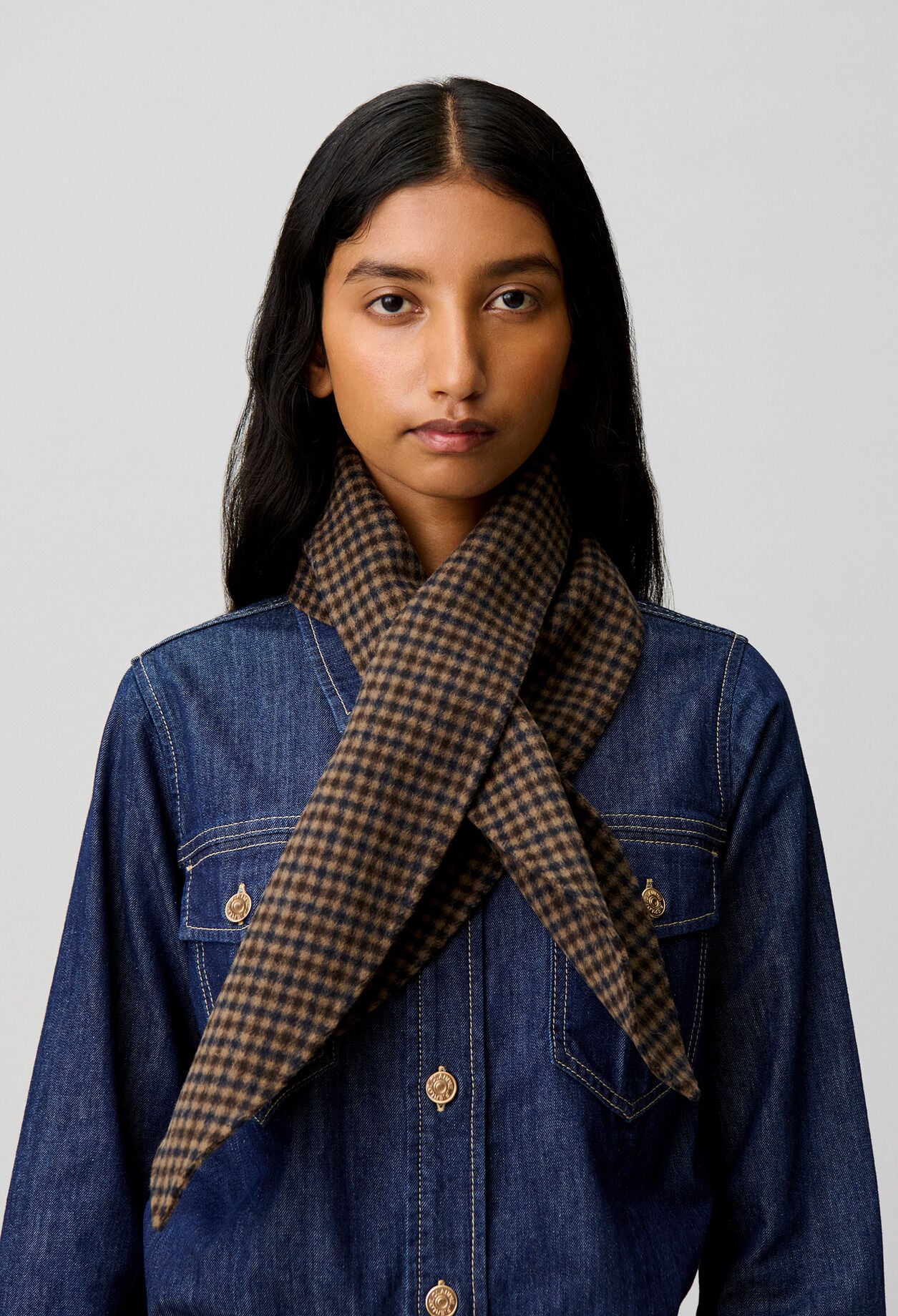 Double-sided check scarf