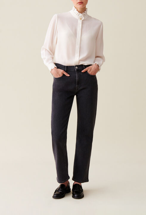 White shirt with wavy collar 