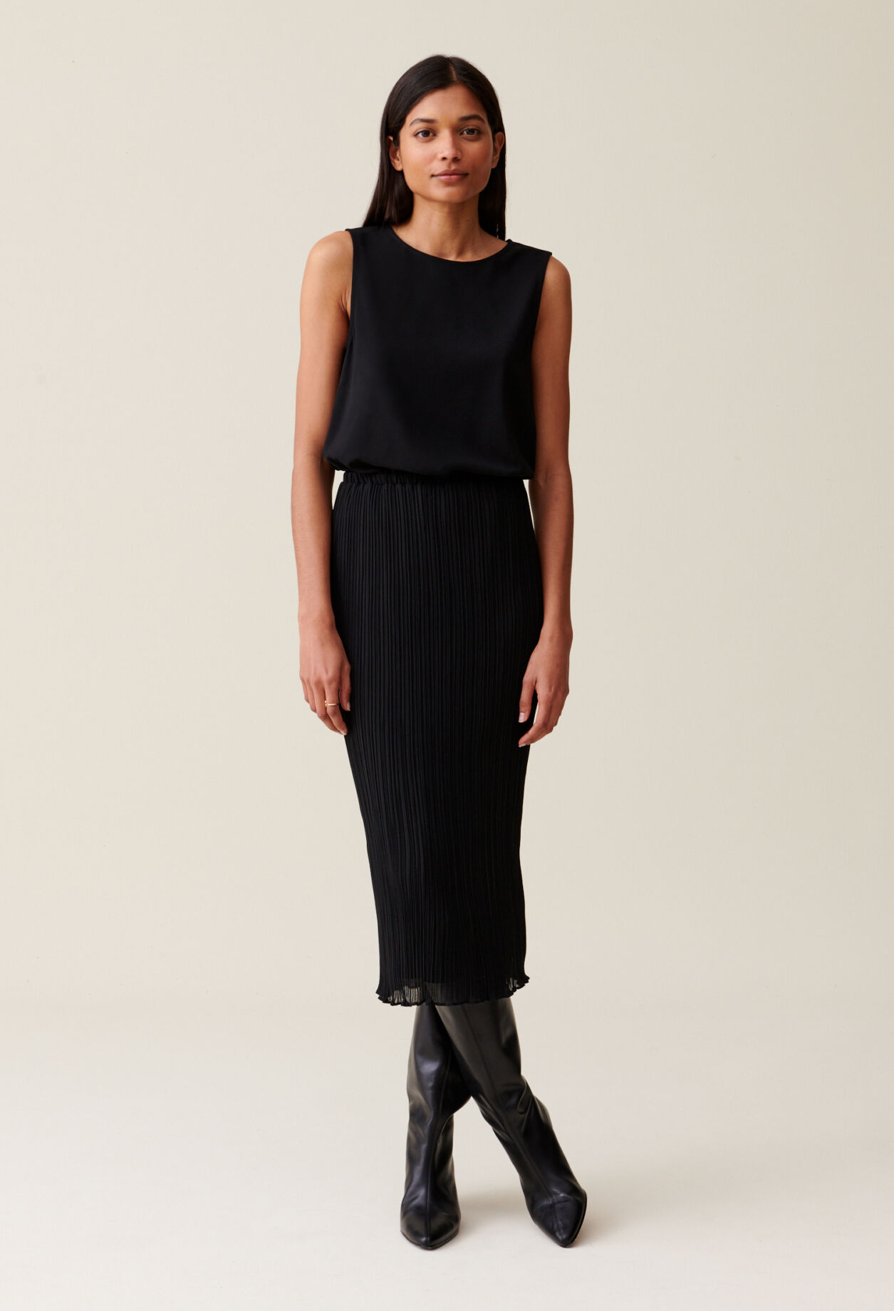 7/8 Dress with Round Neck