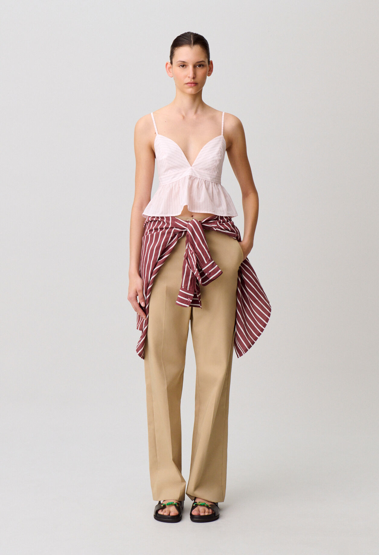 Low-cut top