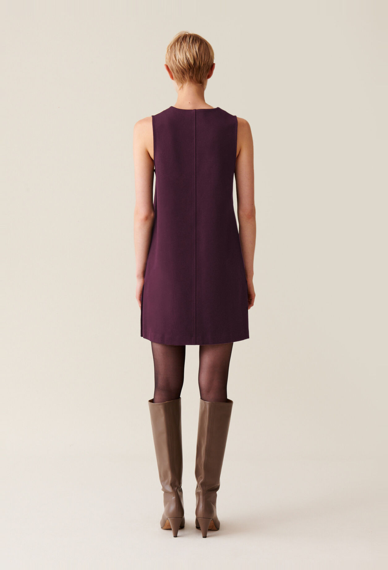 Sleeveless short dress