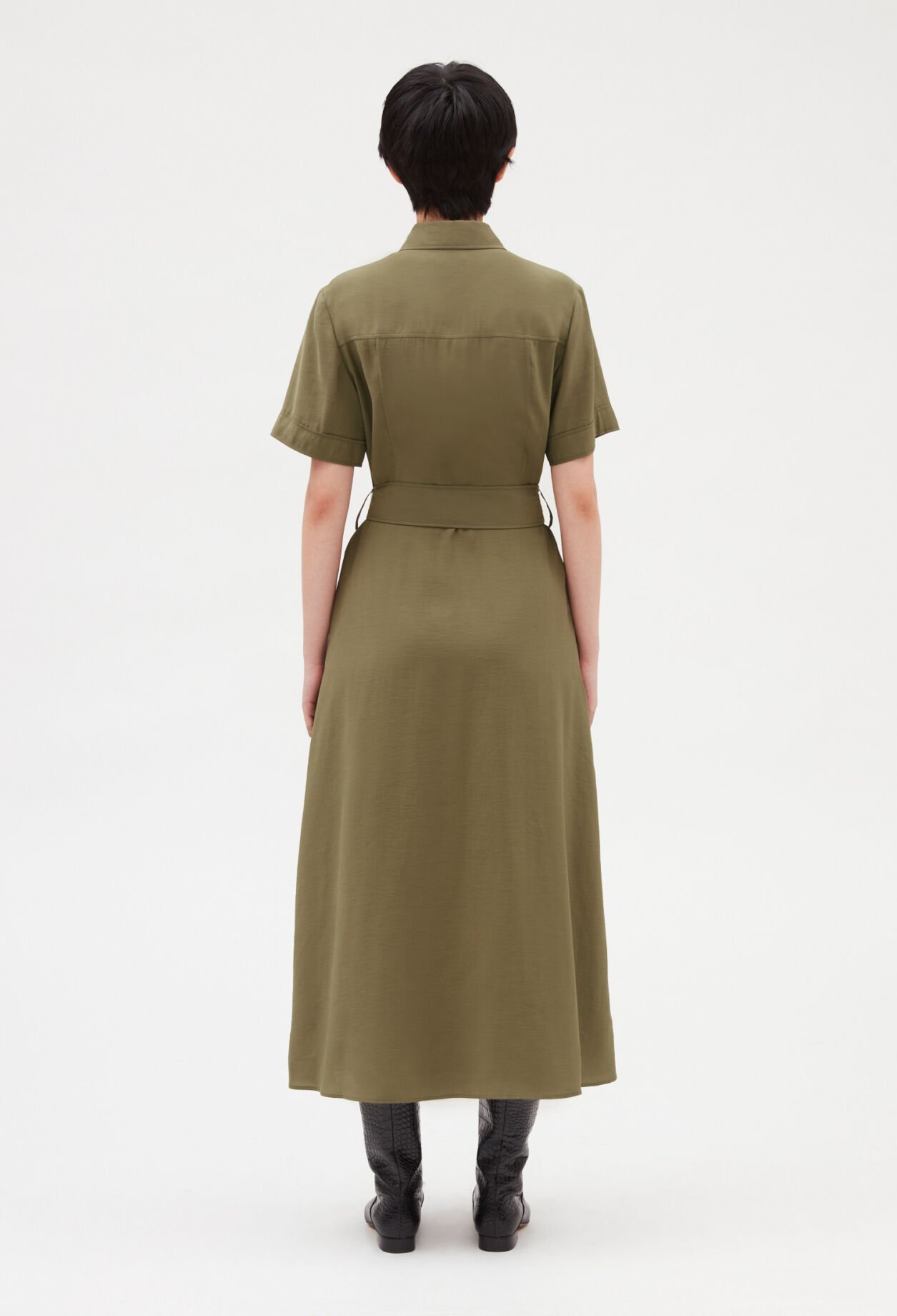 Flowing short-sleeved midi dress 