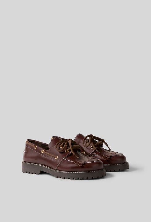 Leather boat shoes