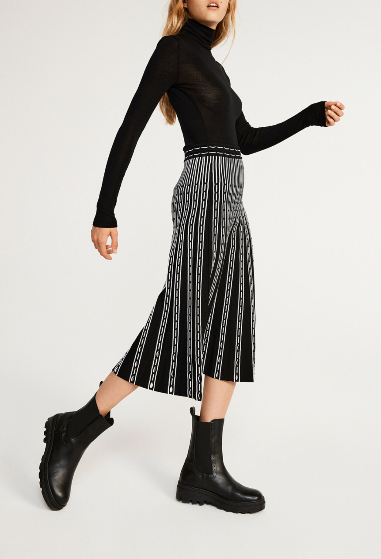 Pleated midi skirt