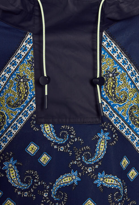 Loose-fitting poncho