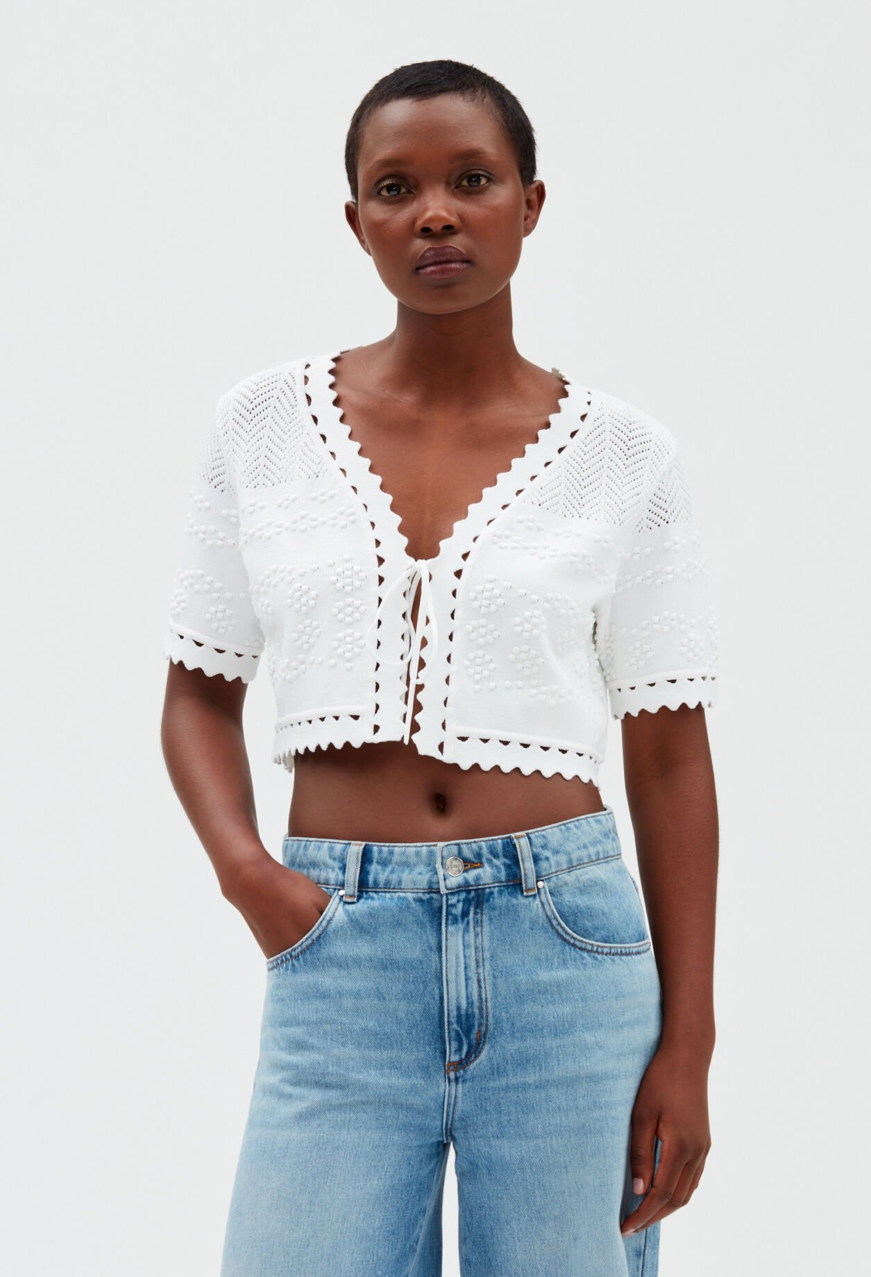 Ecru short knit cardigan