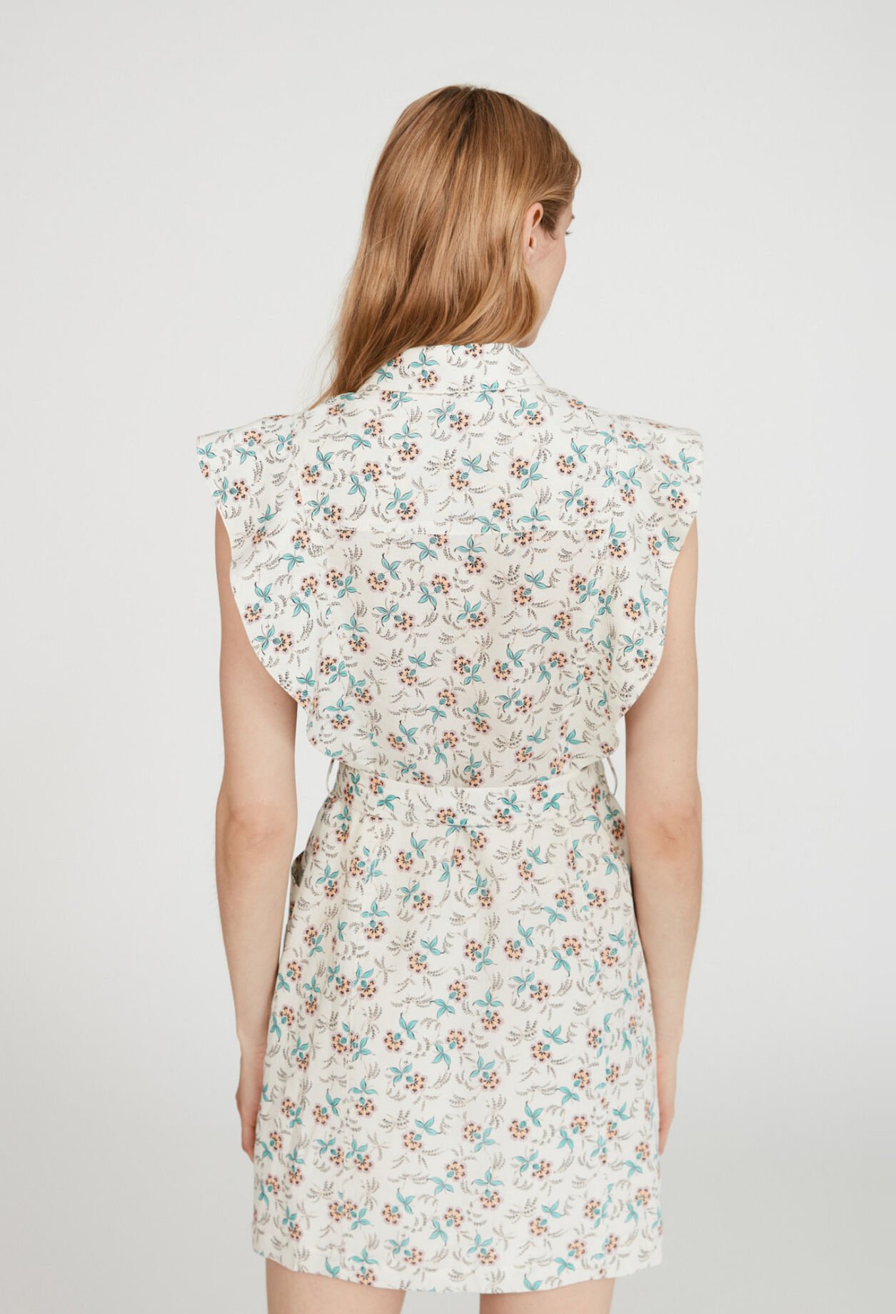 Robe fleurie à volants